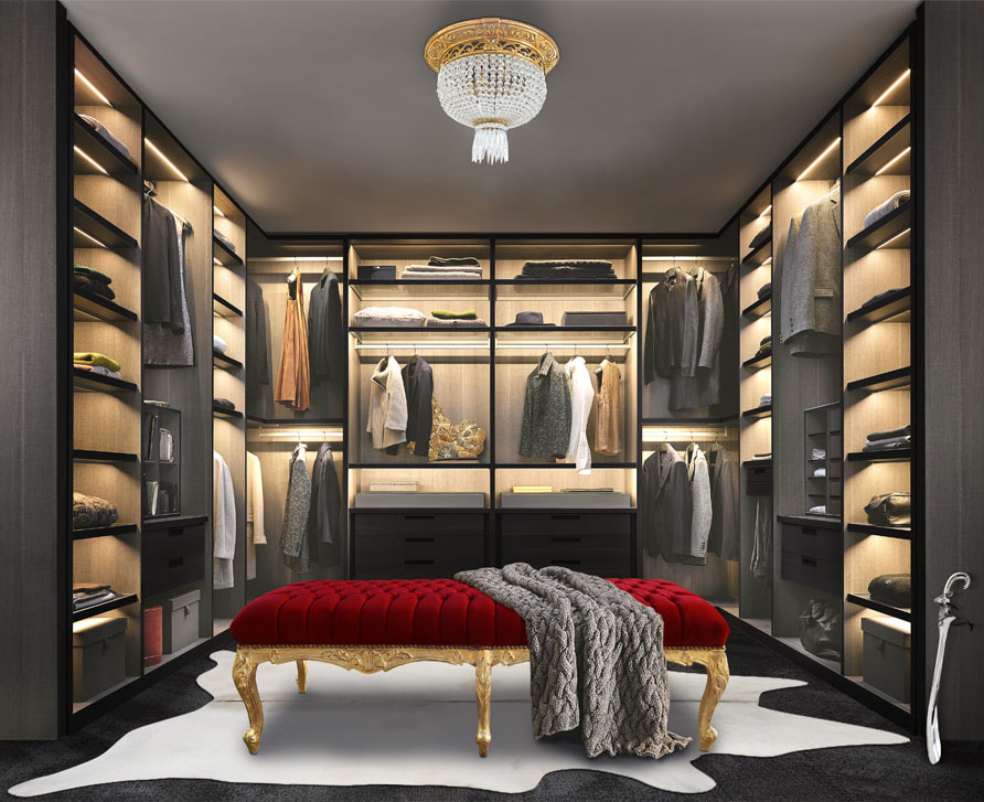 Dressing room with flat bench, ceiling lamp, carpet and shoehorn Royal Art Palace